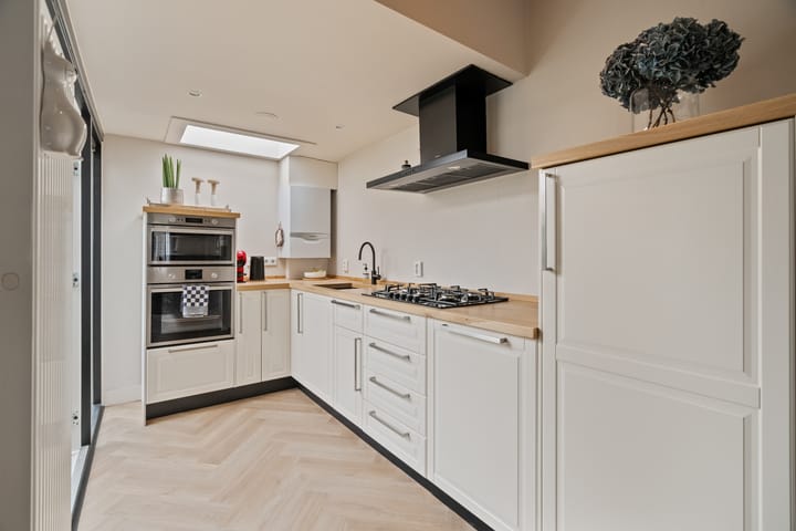 Foto 9 van IJmuiderstraat 20