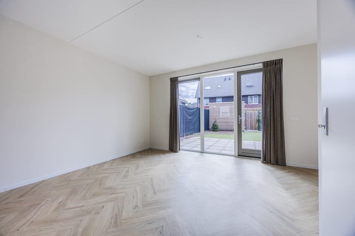 Photo 9 of Piet Bartenstraat 10