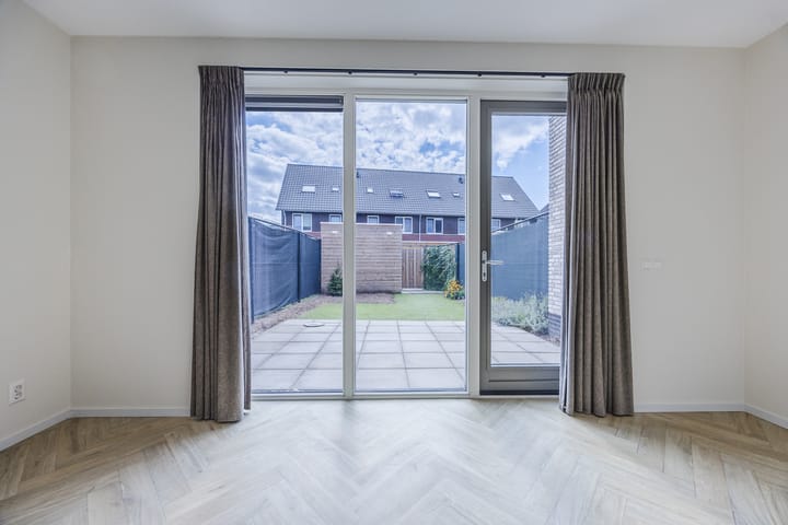 Photo 10 of Piet Bartenstraat 10