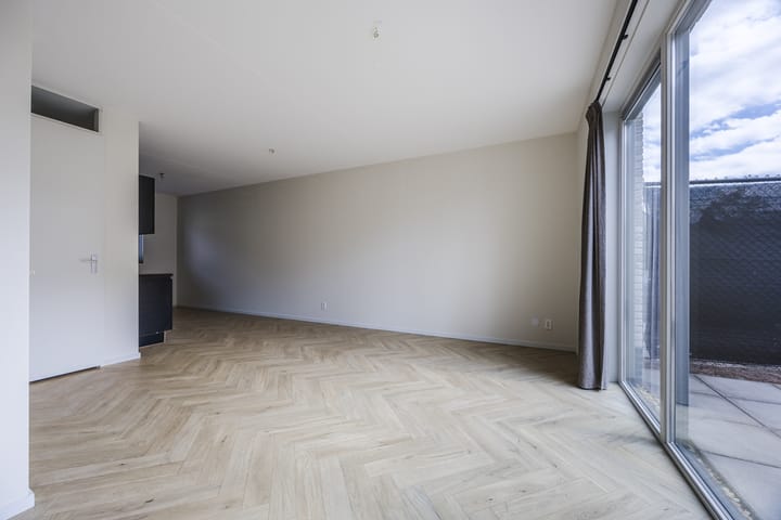 Photo 11 of Piet Bartenstraat 10