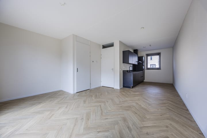 Photo 12 of Piet Bartenstraat 10