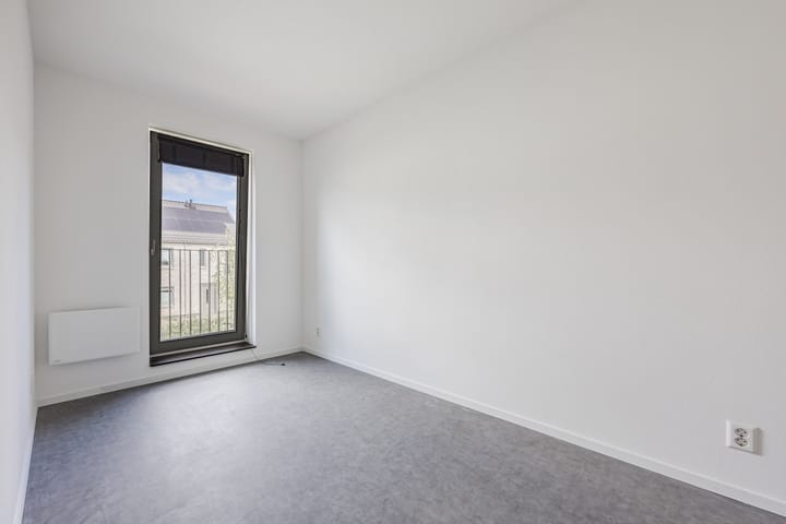 Photo 18 of Piet Bartenstraat 10