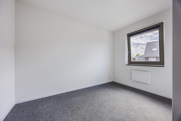 Photo 20 of Piet Bartenstraat 10