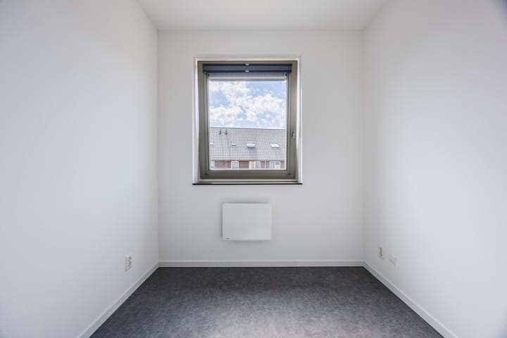 Photo 22 of Piet Bartenstraat 10