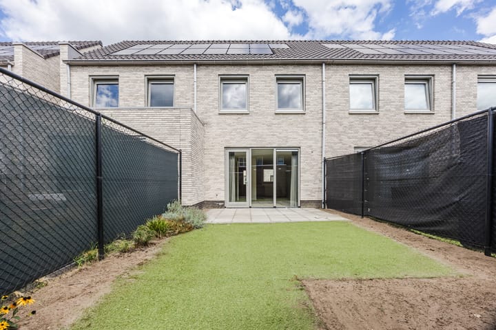 Photo 32 of Piet Bartenstraat 10