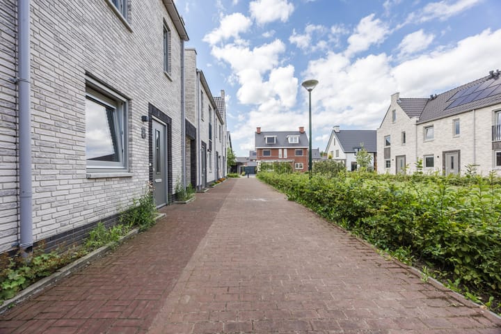 Photo 34 of Piet Bartenstraat 10