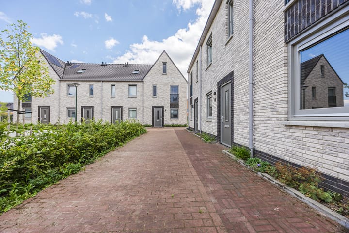 Photo 35 of Piet Bartenstraat 10