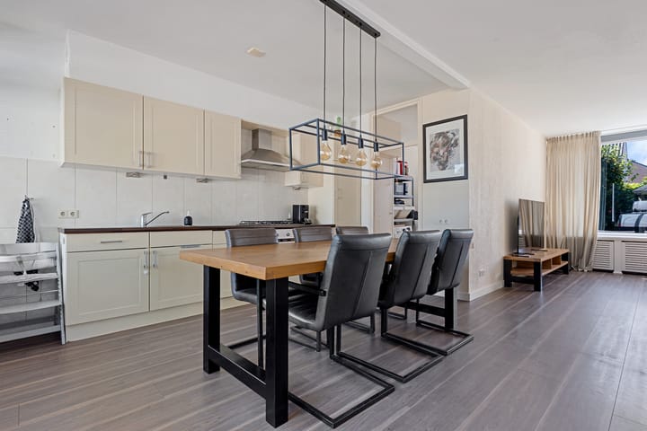 Foto 10 van Camphuysenstraat 12