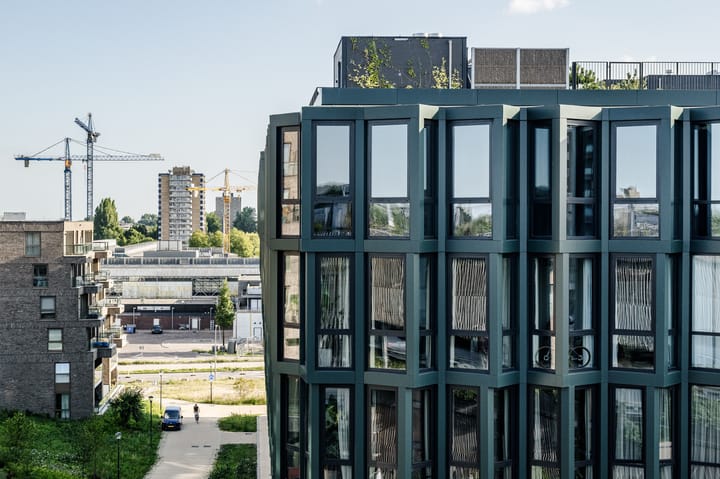 Photo 74 of Surinamepad 118