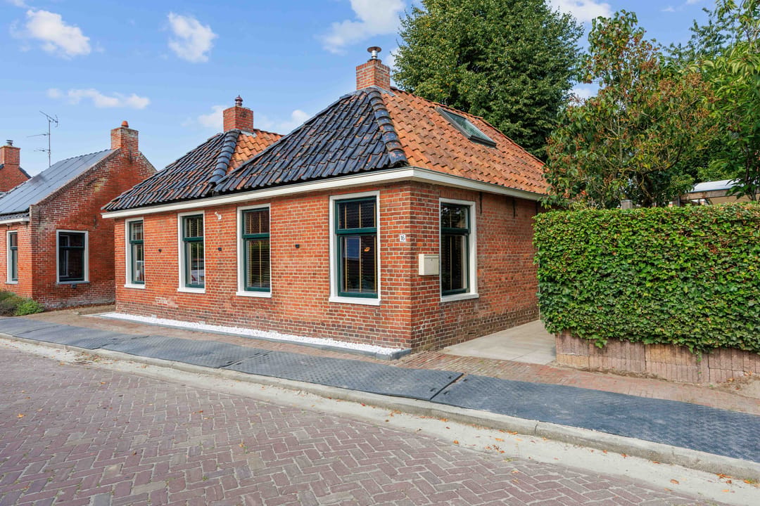 Photo 2 of Zuiderstraat 16