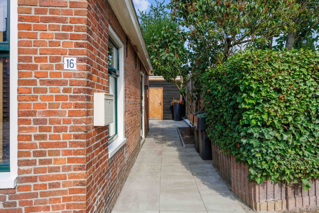 Photo 22 of Zuiderstraat 16