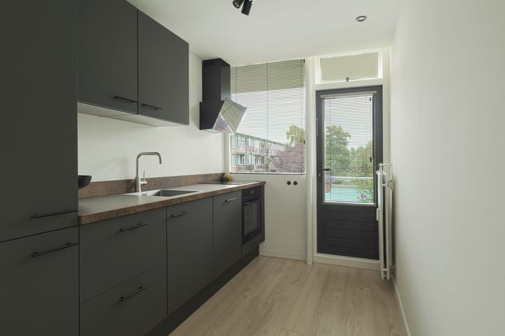 Foto 2 van Van Anrooystraat 429