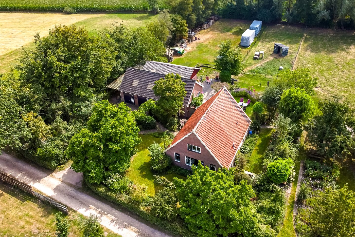 Foto 1 van van Echtenswijk 10