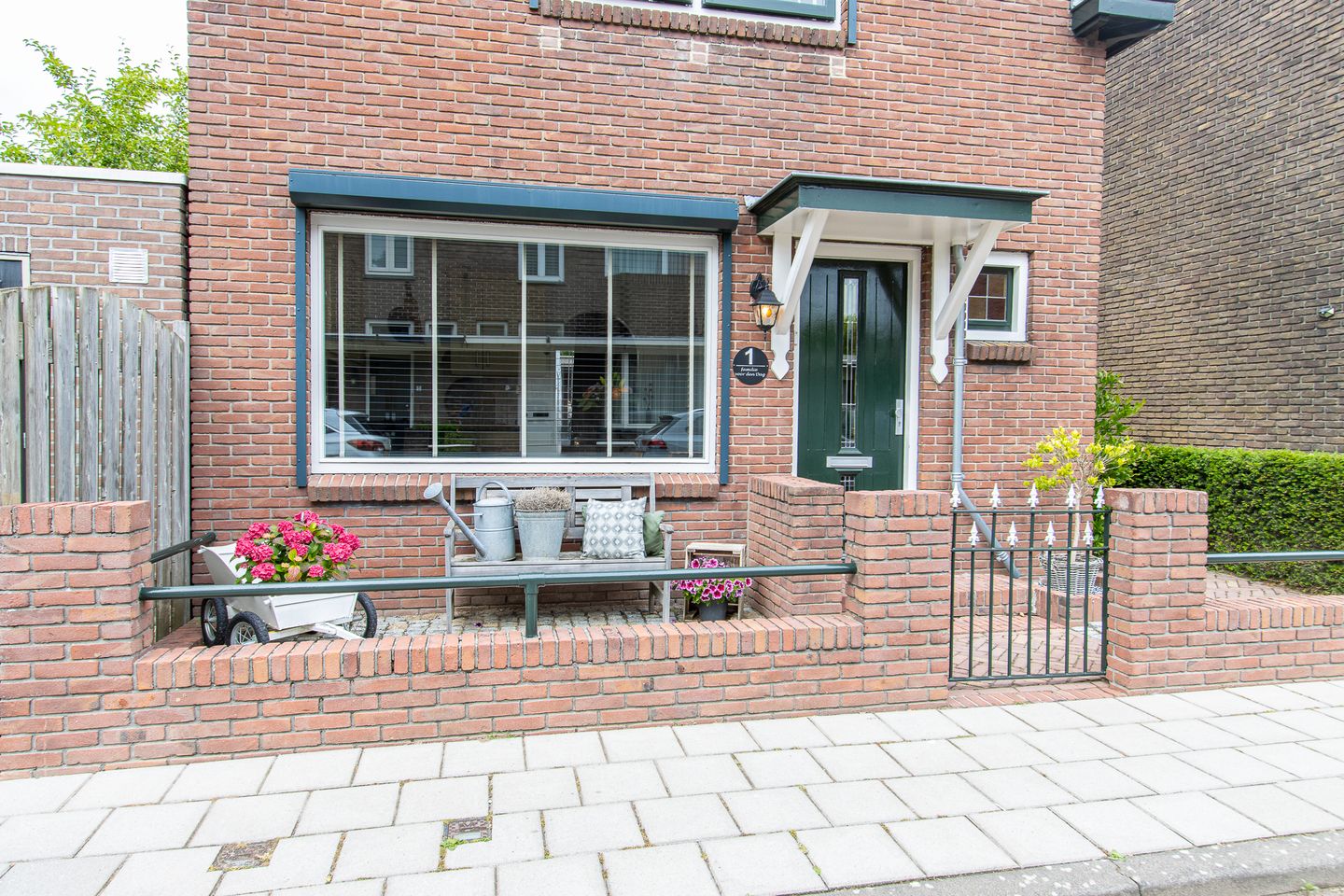 Foto 10 van L Verdoornstraat 1