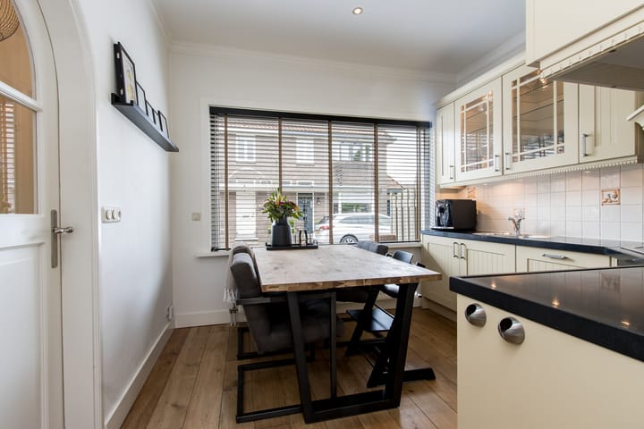 Foto 15 van L Verdoornstraat 1