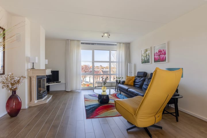 Photo 3 of Emmakade 151-B