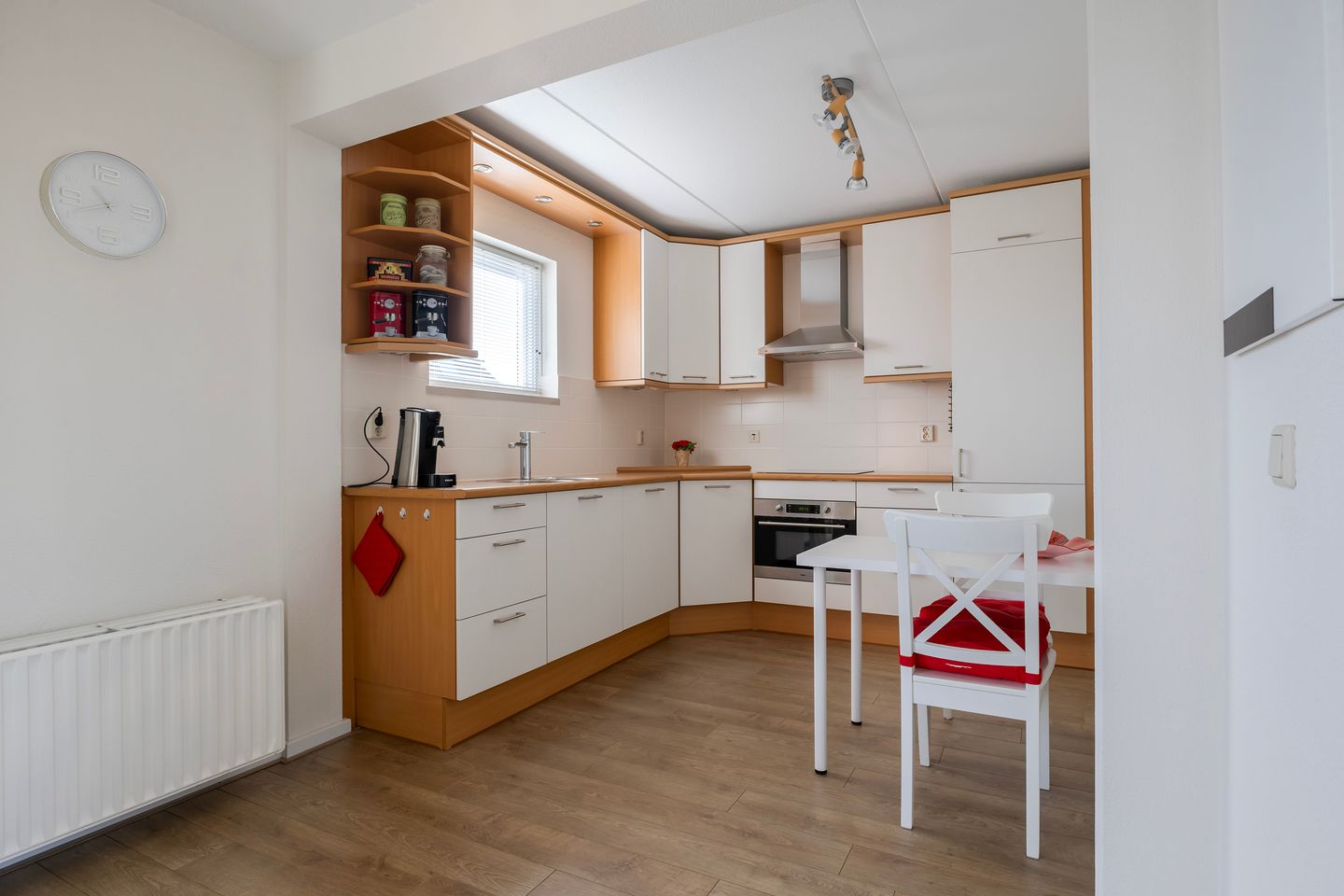 Photo 4 of Emmakade 151-B