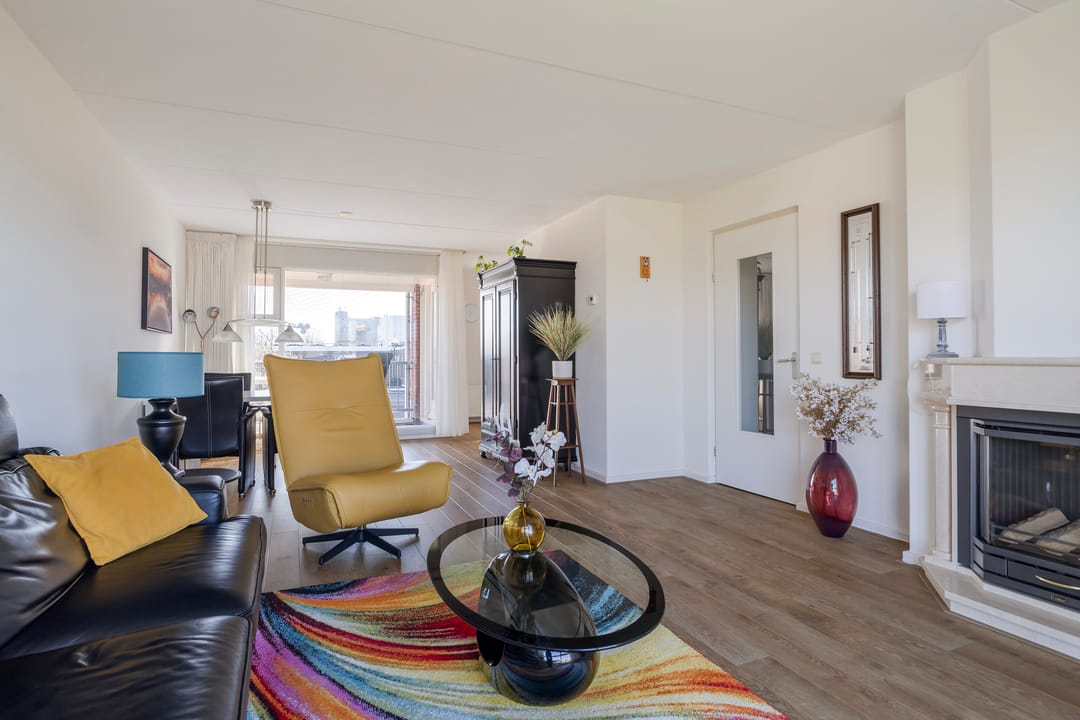 Photo 2 of Emmakade 151-B