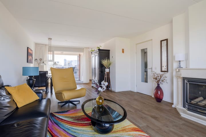 Photo 2 of Emmakade 151-B