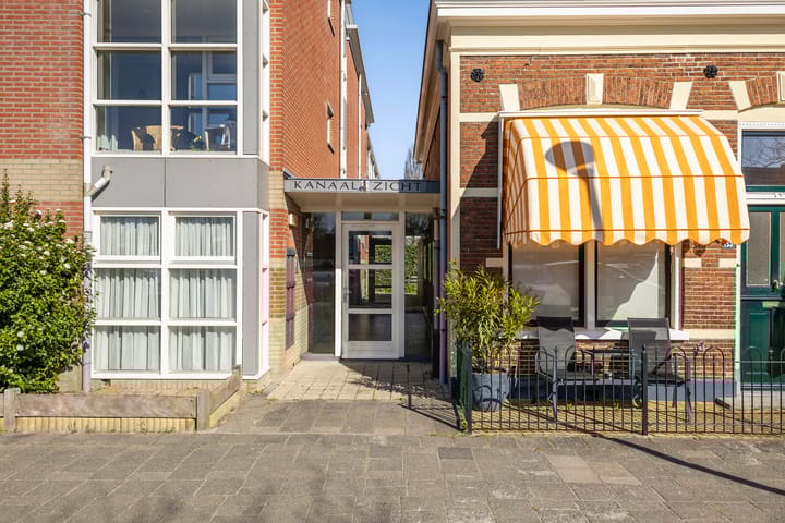 Photo 5 of Emmakade 151-B