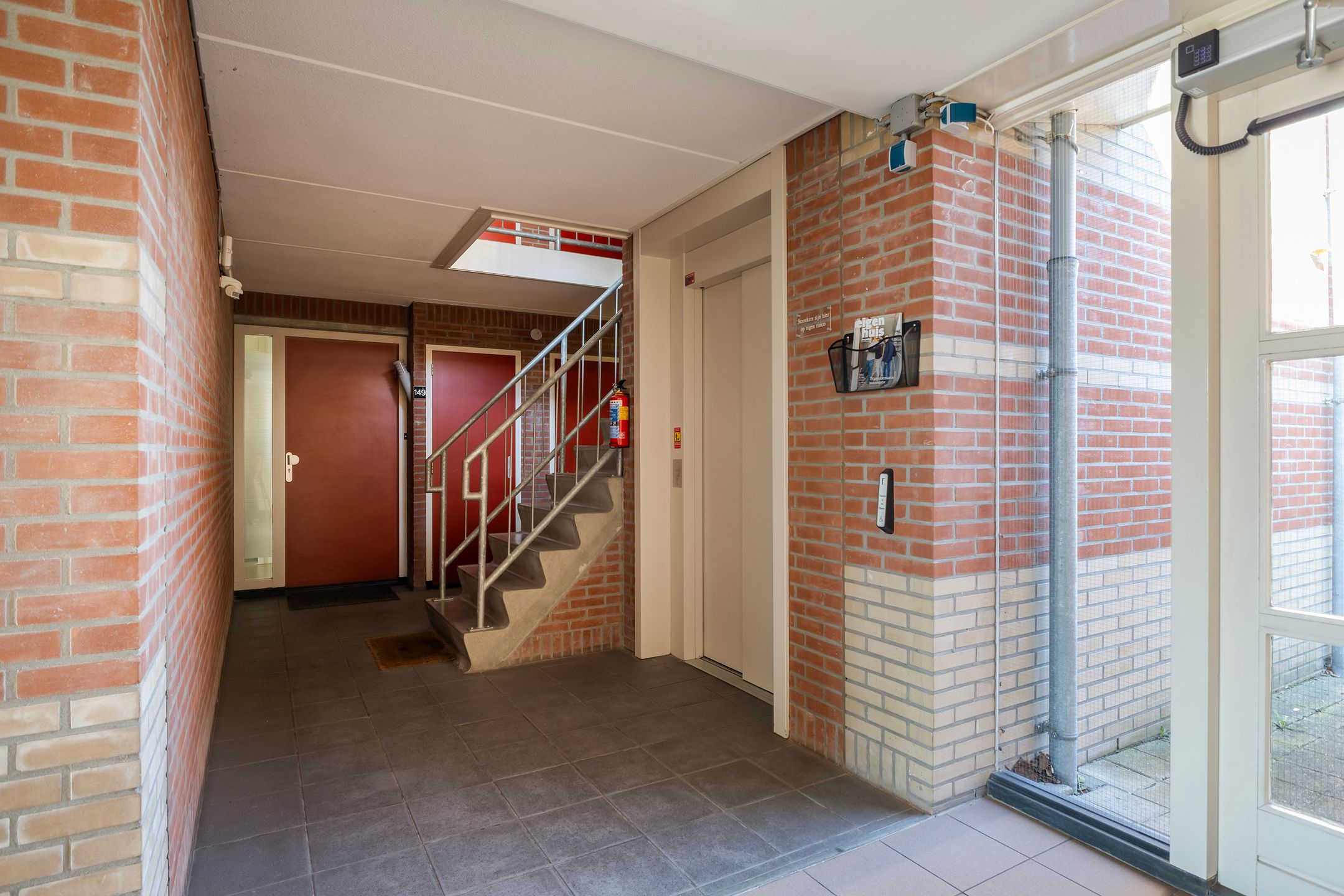 Photo 6 of Emmakade 151-B