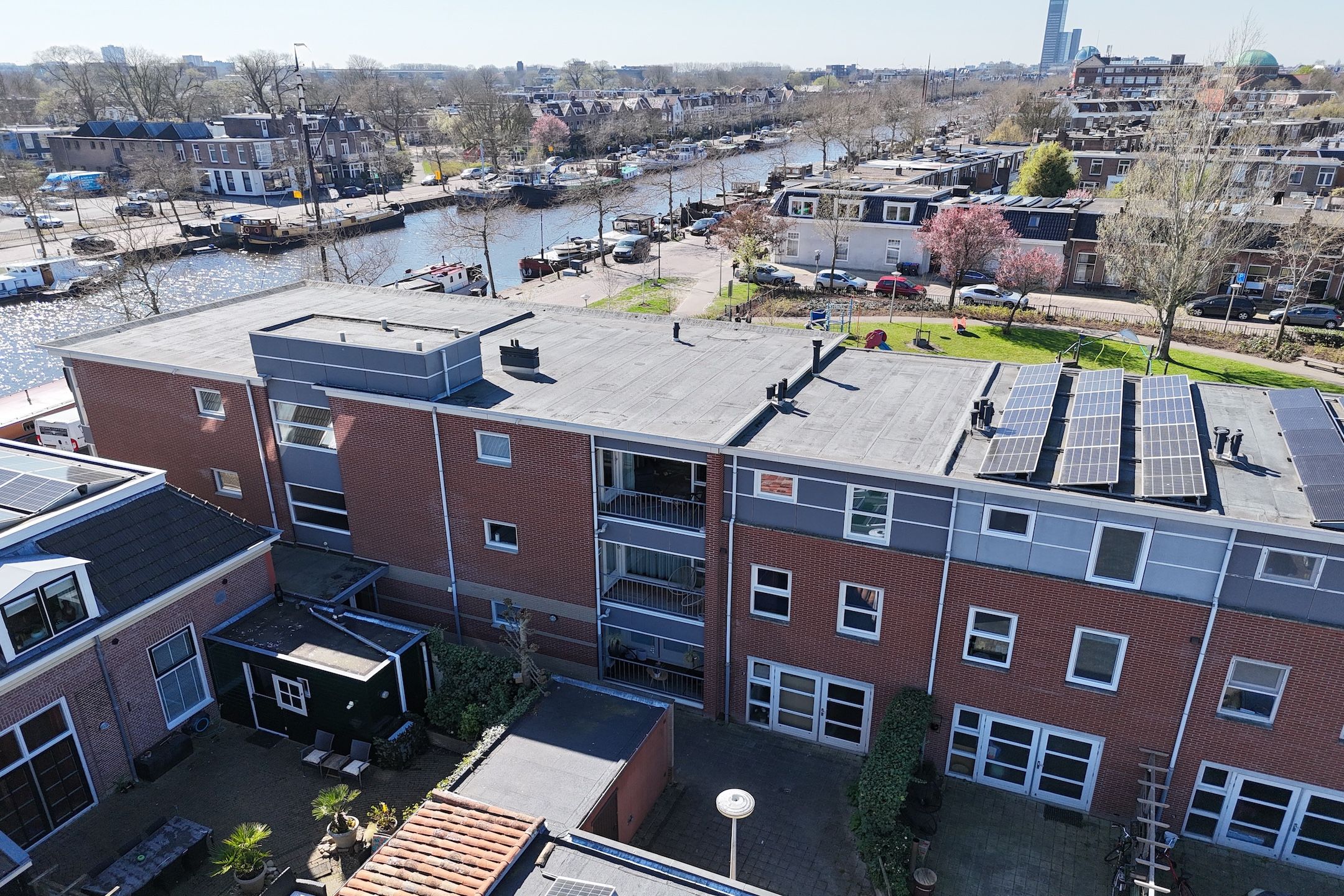 Photo 39 of Emmakade 151-B