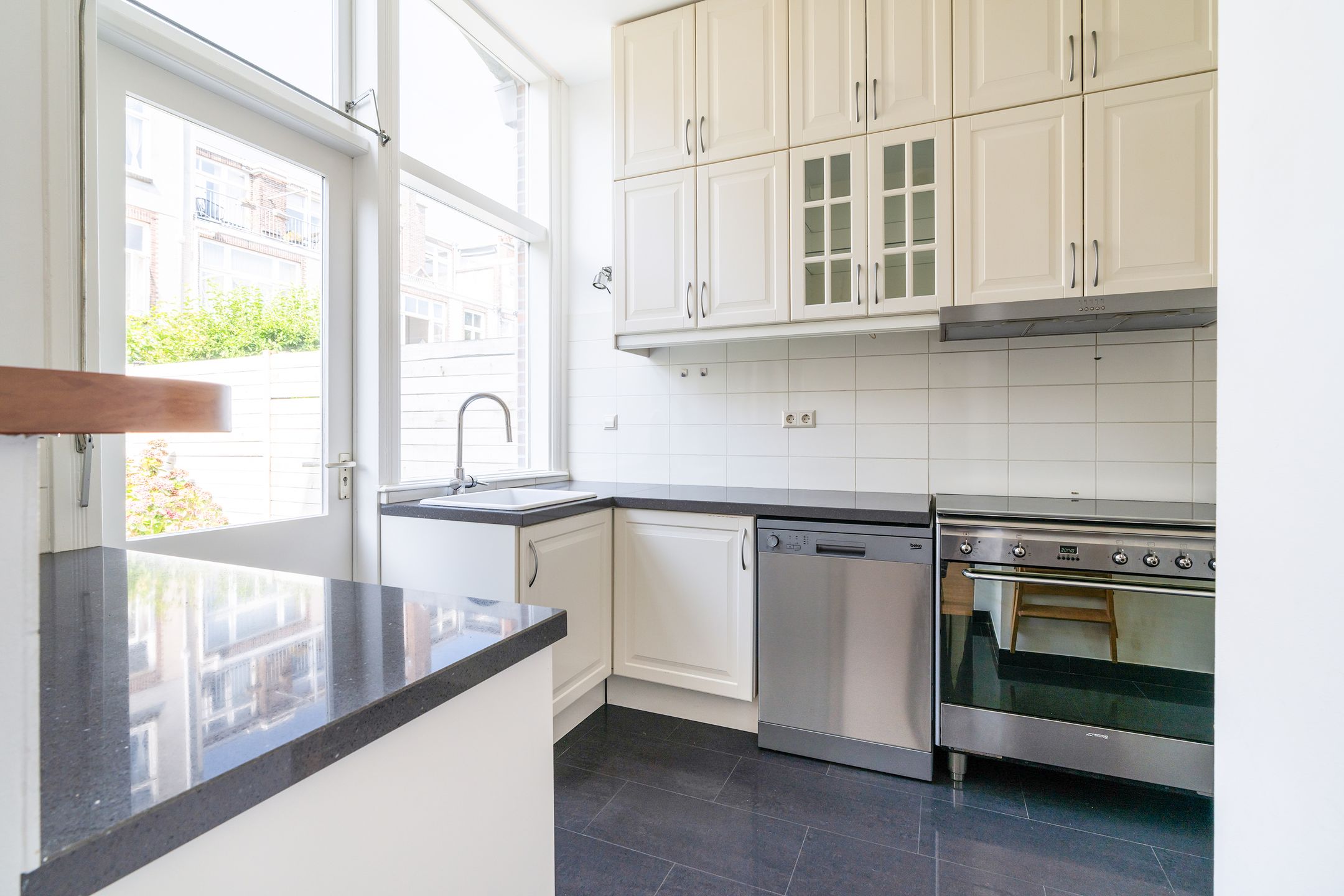 Photo 15 of Van Hoornbeekstraat 37