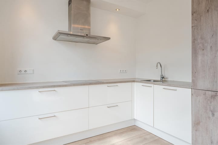 Foto 8 van Meeuwenstraat 6