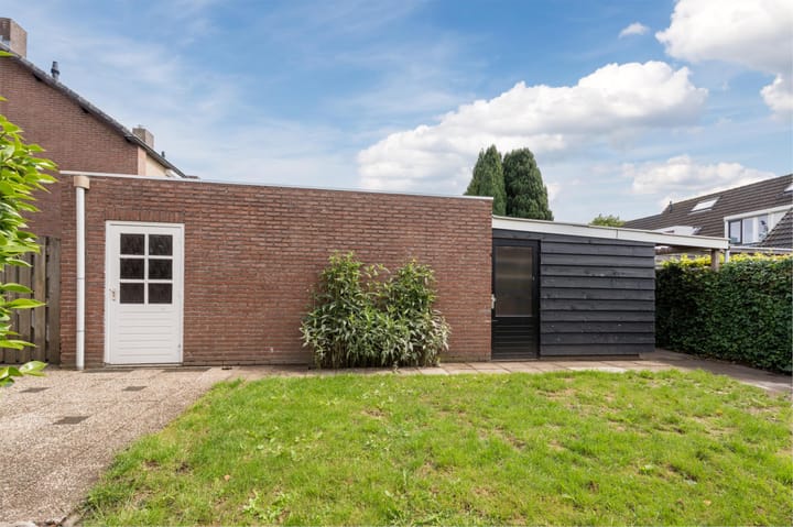 Foto 40 van Meeuwenstraat 6