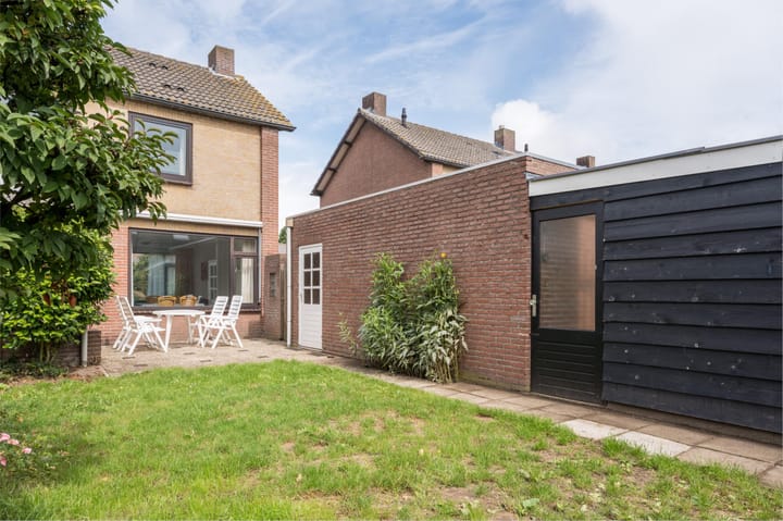 Foto 39 van Meeuwenstraat 6