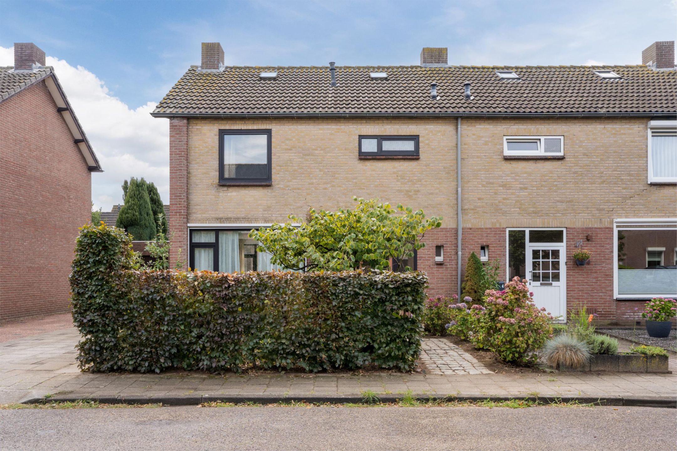 Foto 42 van Meeuwenstraat 6