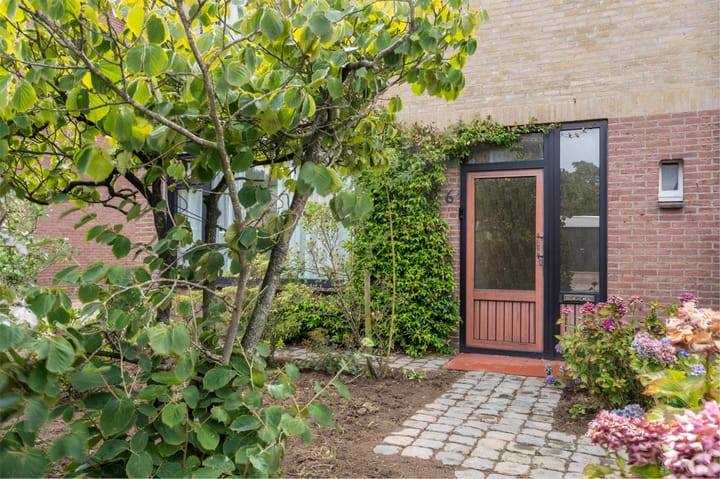 Foto 43 van Meeuwenstraat 6