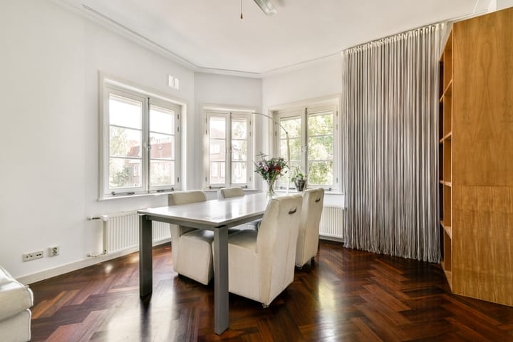 Photo 6 of Von Guerickestraat 70