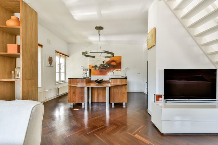 Photo 7 of Von Guerickestraat 70