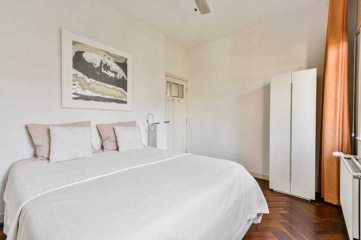 Photo 12 of Von Guerickestraat 70