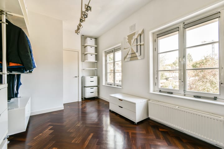 Photo 13 of Von Guerickestraat 70