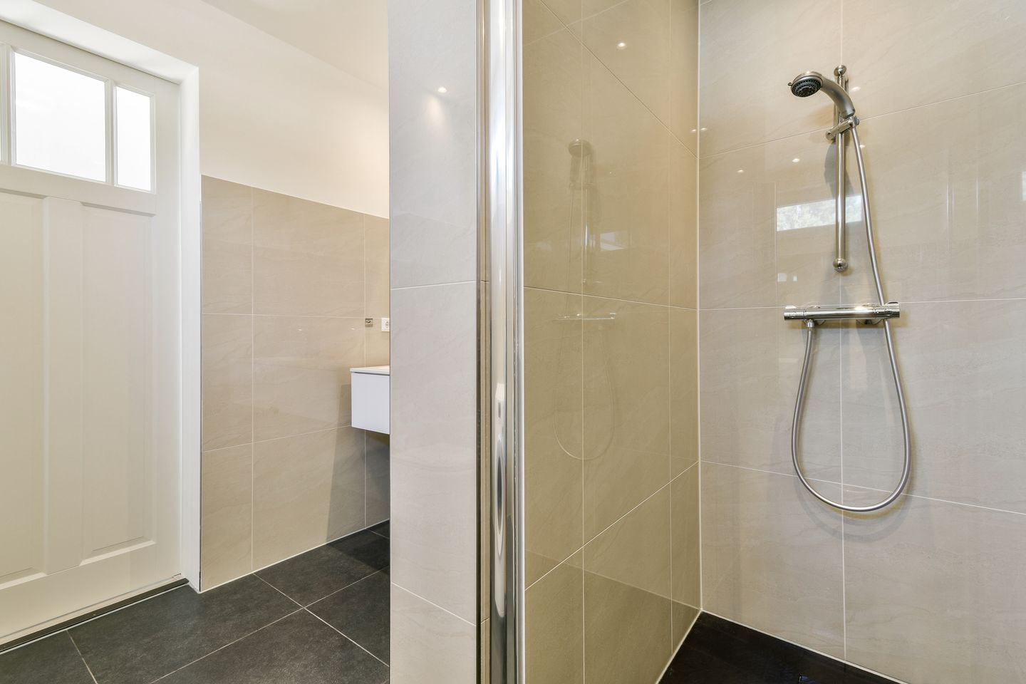 Photo 29 of Von Guerickestraat 70