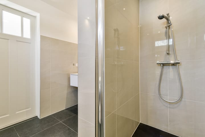 Photo 29 of Von Guerickestraat 70