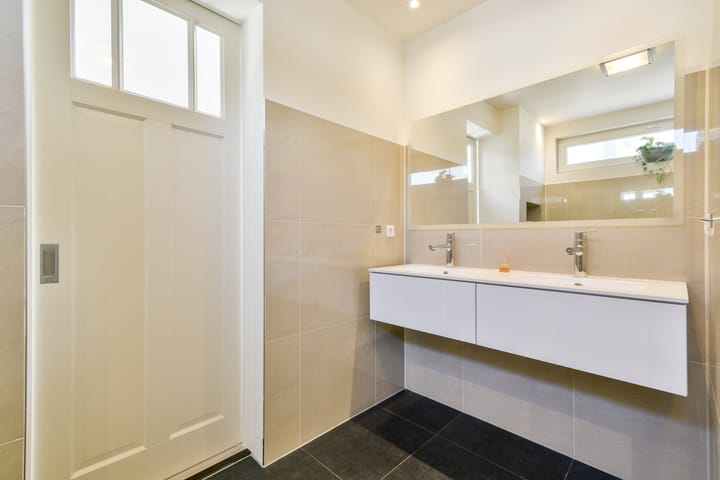 Photo 31 of Von Guerickestraat 70