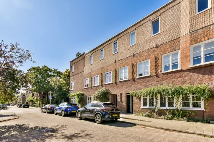 Photo 34 of Von Guerickestraat 70