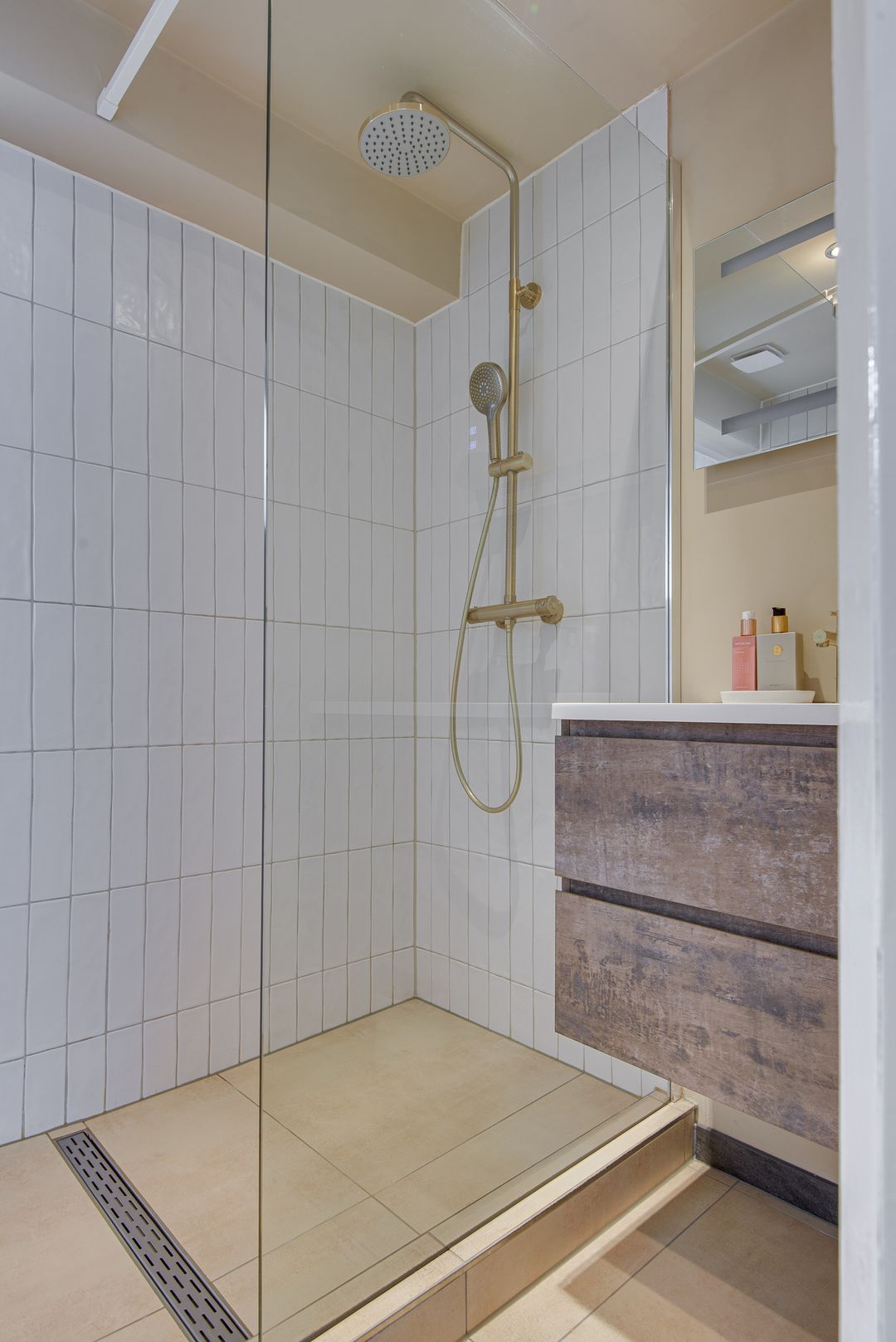Photo 22 of Demerstraat 58