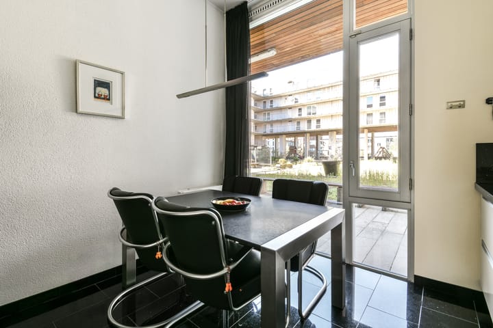 Foto 11 van Martini van Geffenstraat 120