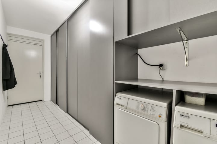 Foto 25 van Martini van Geffenstraat 120