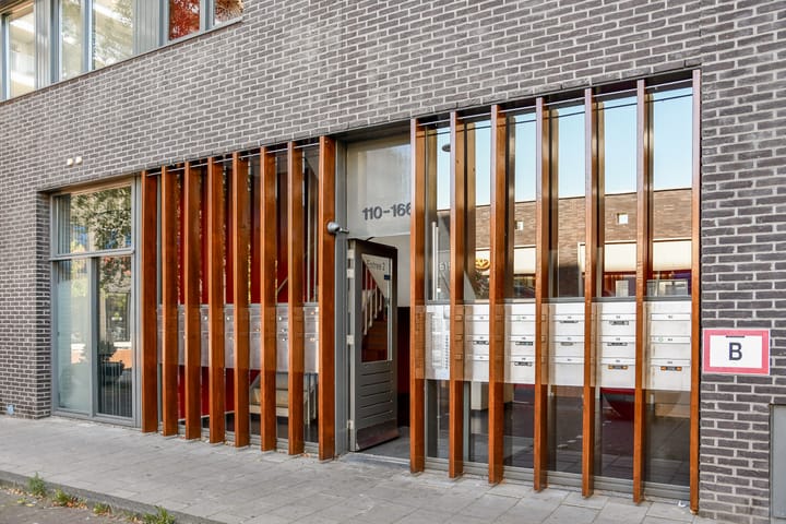 Foto 27 van Martini van Geffenstraat 120