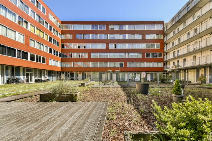 Foto 32 van Martini van Geffenstraat 120