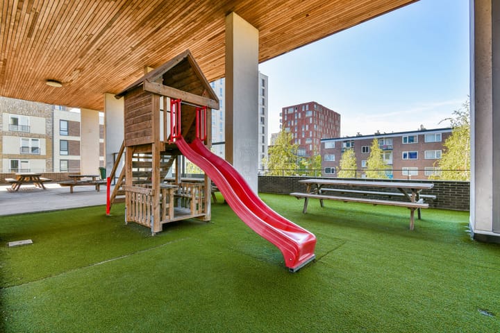 Foto 33 van Martini van Geffenstraat 120