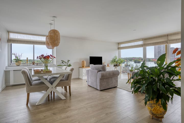 Marga Klompéhof 100