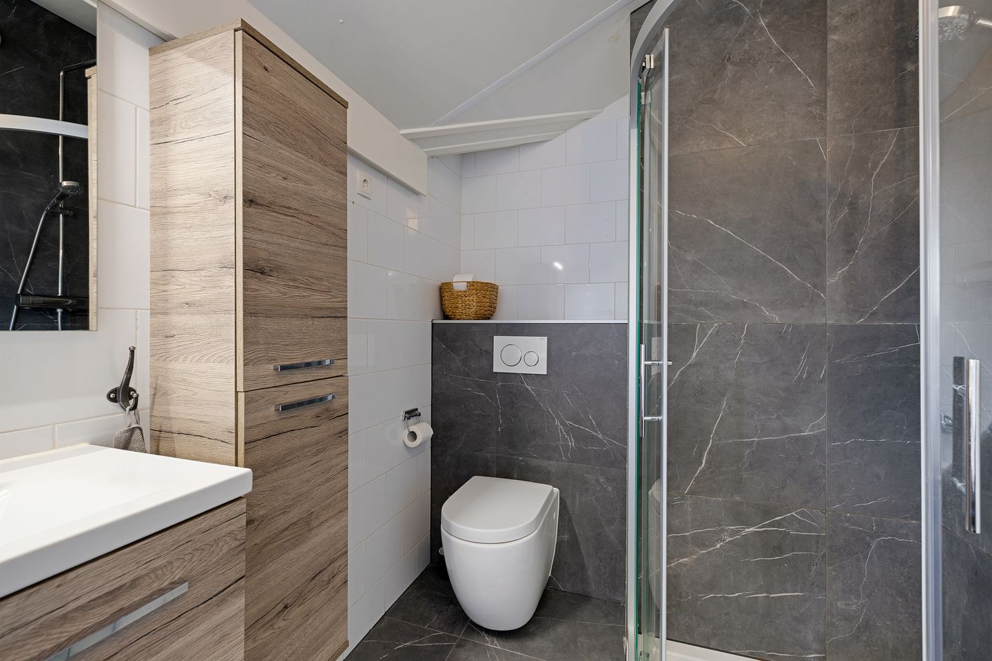 Photo 25 of Frederik Hendriklaan 50