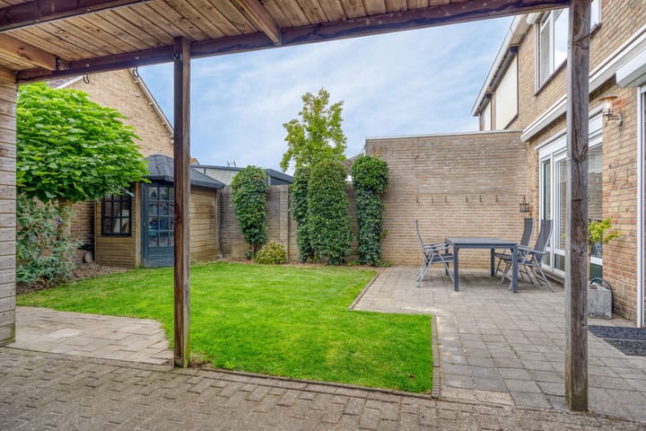 Foto 28 van Robijnlaan 51