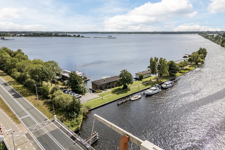 Foto 44 van Veneweg 251-P